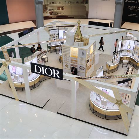 dior pop-up|dior pop up store.